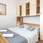 아파트 Junek 로비니